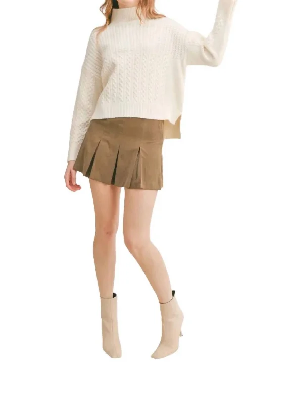 Liss Turtleneck Sweater In Ivory Christmas sweaters